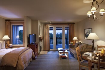 Condo (Studio Condominium) | In-room safe, individually decorated, individually furnished at Juniper Springs Resort