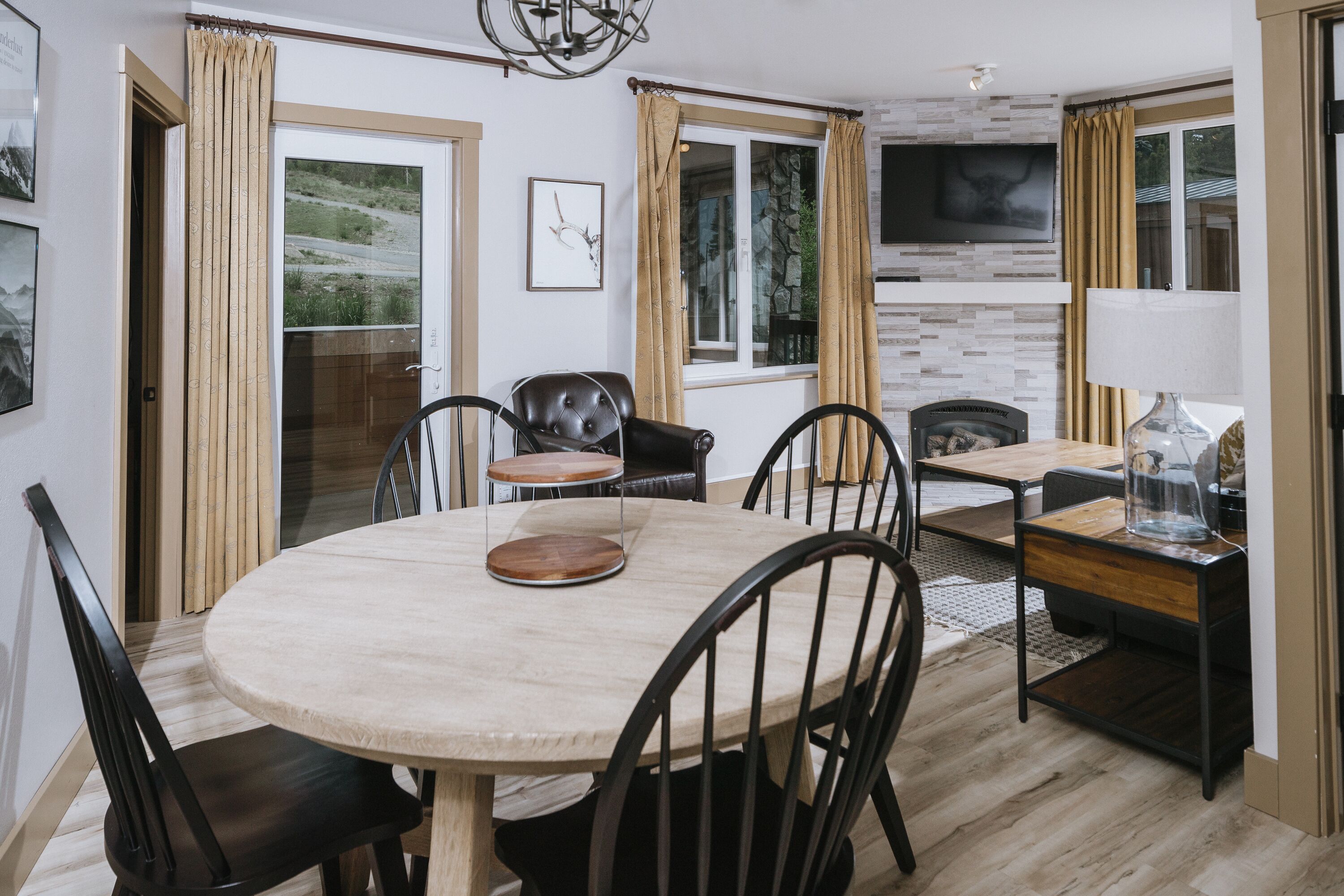 condo, 1 bedroom (one bedroom condominium) | in-room dining