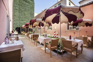 Bar (in der Unterkunft)