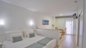 1 bedroom, in-room safe, blackout drapes, free cribs/infant beds