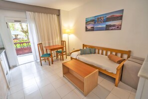 In-room safe, blackout curtains, free cots/infant beds, free WiFi - Coral Teide Mar (Puerto de la Cruz)