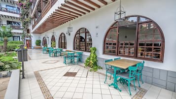 Aamiainen, lounas ja illallinen