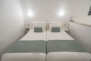 Caja fuerte, cortinas opacas, cunas gratuitas y wifi gratis