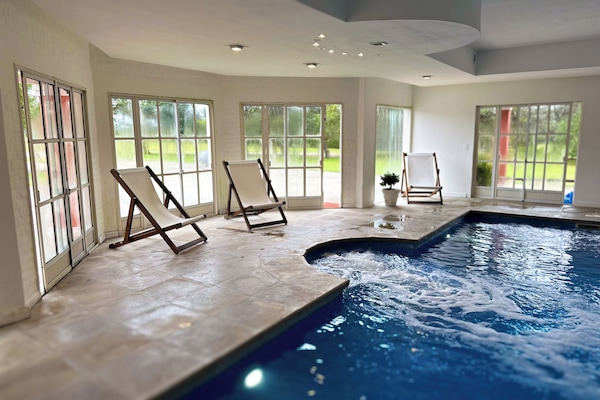 Kolam renang tertutup, kolam renang terbuka