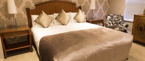 Double Room | In-room safe, desk, iron/ironing board, free WiFi