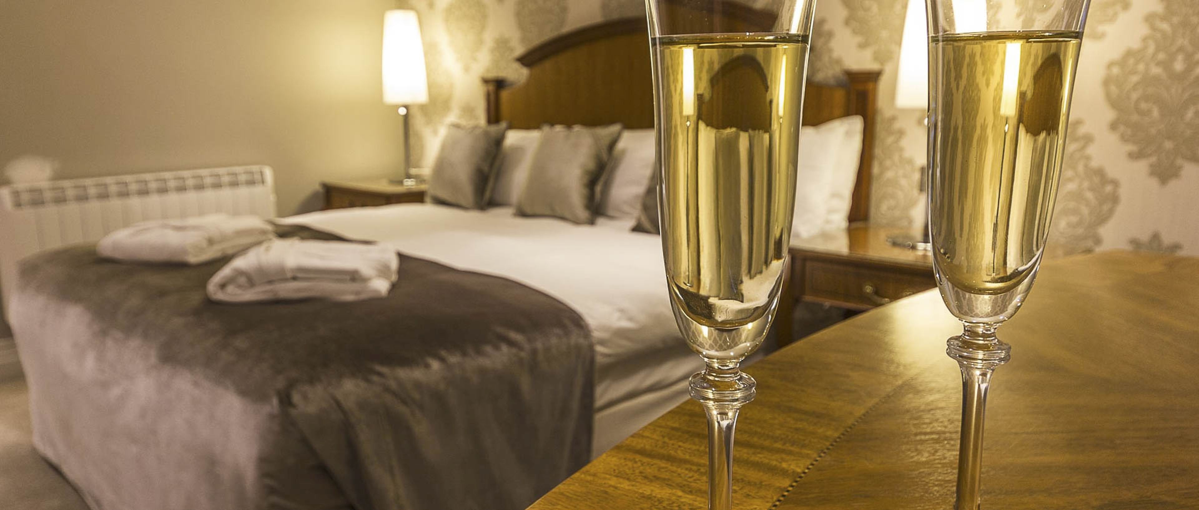 room | in-room safe, desk, iron/ironing board, free wifi