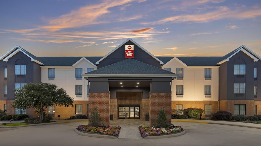 Best Western Plus Executive Hotel & Suites