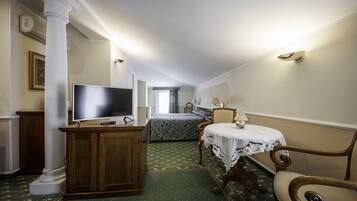 Camera familiare | 1 camera, minibar, una cassaforte in camera, una scrivania