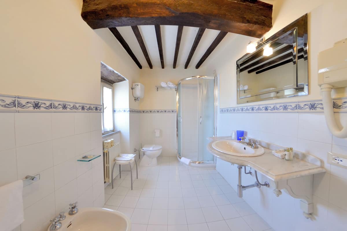 panoramic suite | bathroom | free toiletries, hair dryer, bathrobes, bidet