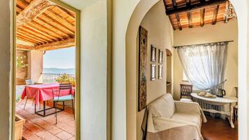 Panorama-suite | Premium-sengetøj, dundyner, minibar, pengeskab på værelset