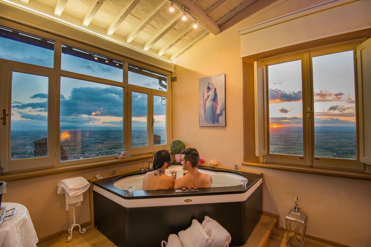 Private spa tub