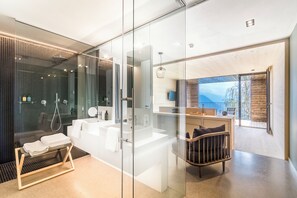 Amenidades de baño de diseñador, secadora de cabello, batas, pantuflas 
