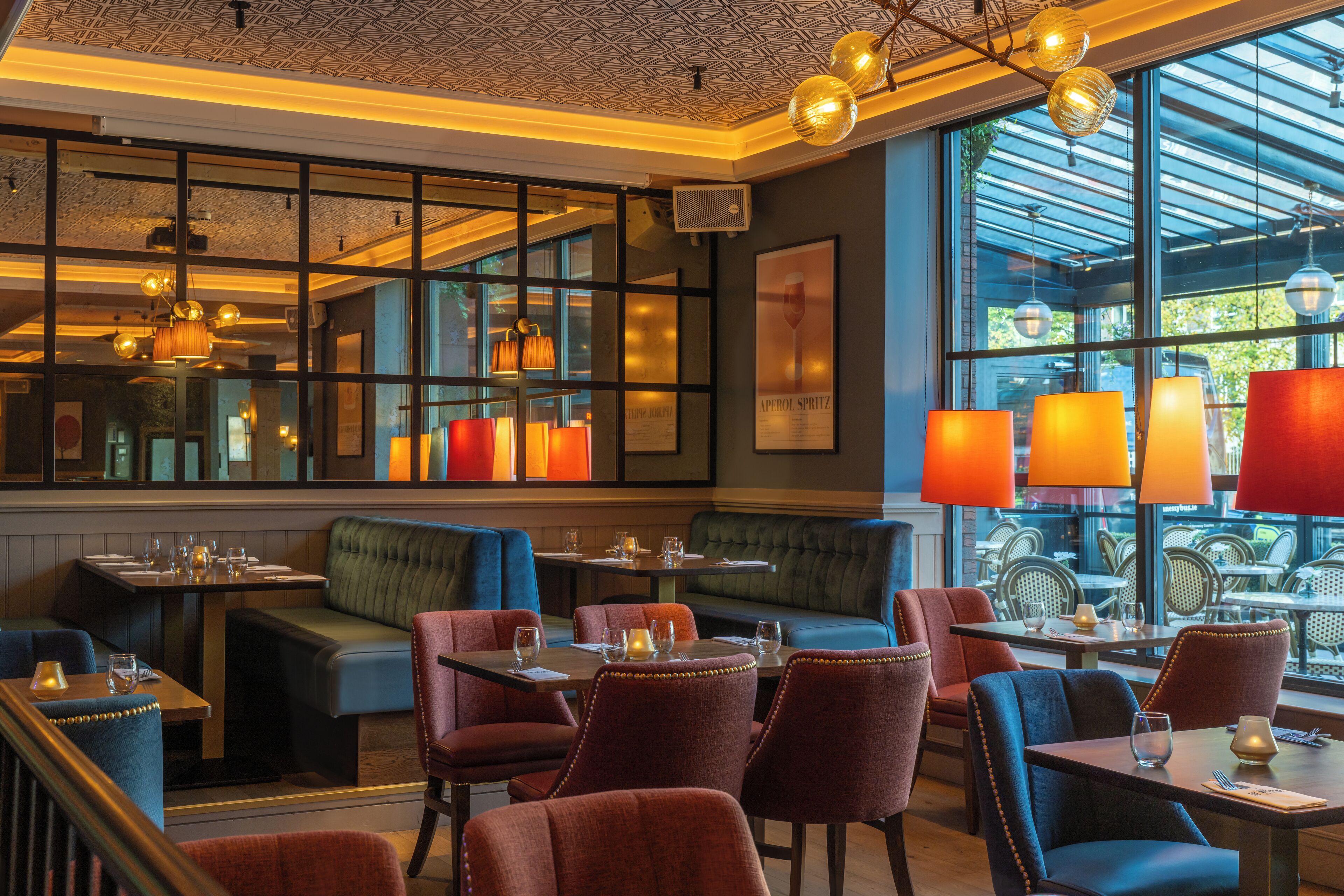 serves lunch and dinner