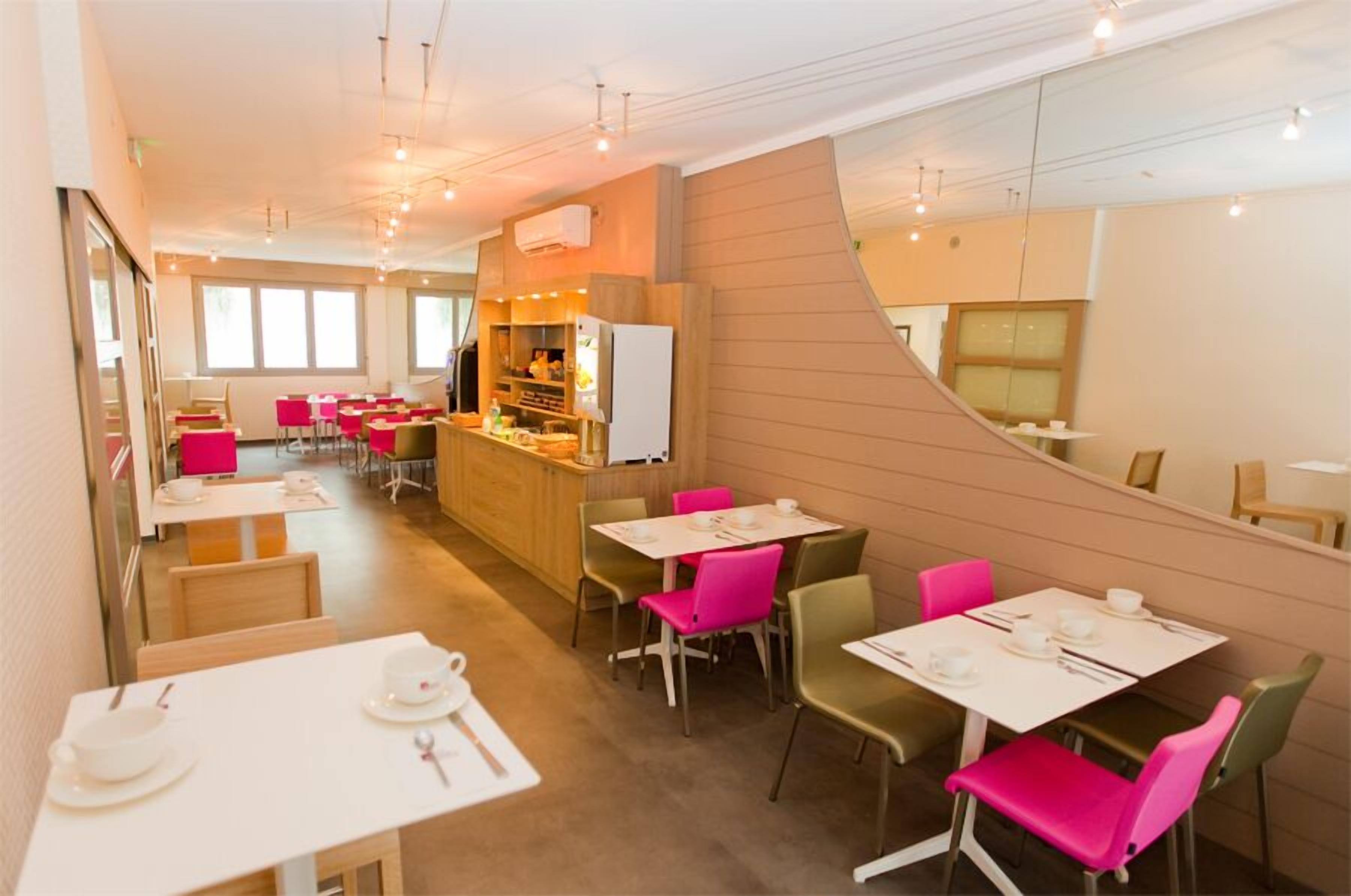 daily buffet breakfast (eur 14 per person)