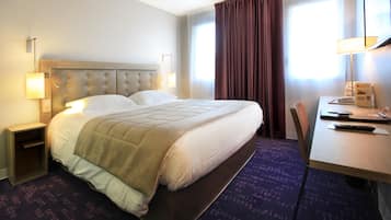 Literie de qualité supérieure, surmatelas, minibar, bureau