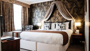 Standard Double or Twin Room | In-room safe, individually decorated, desk, iron/ironing board