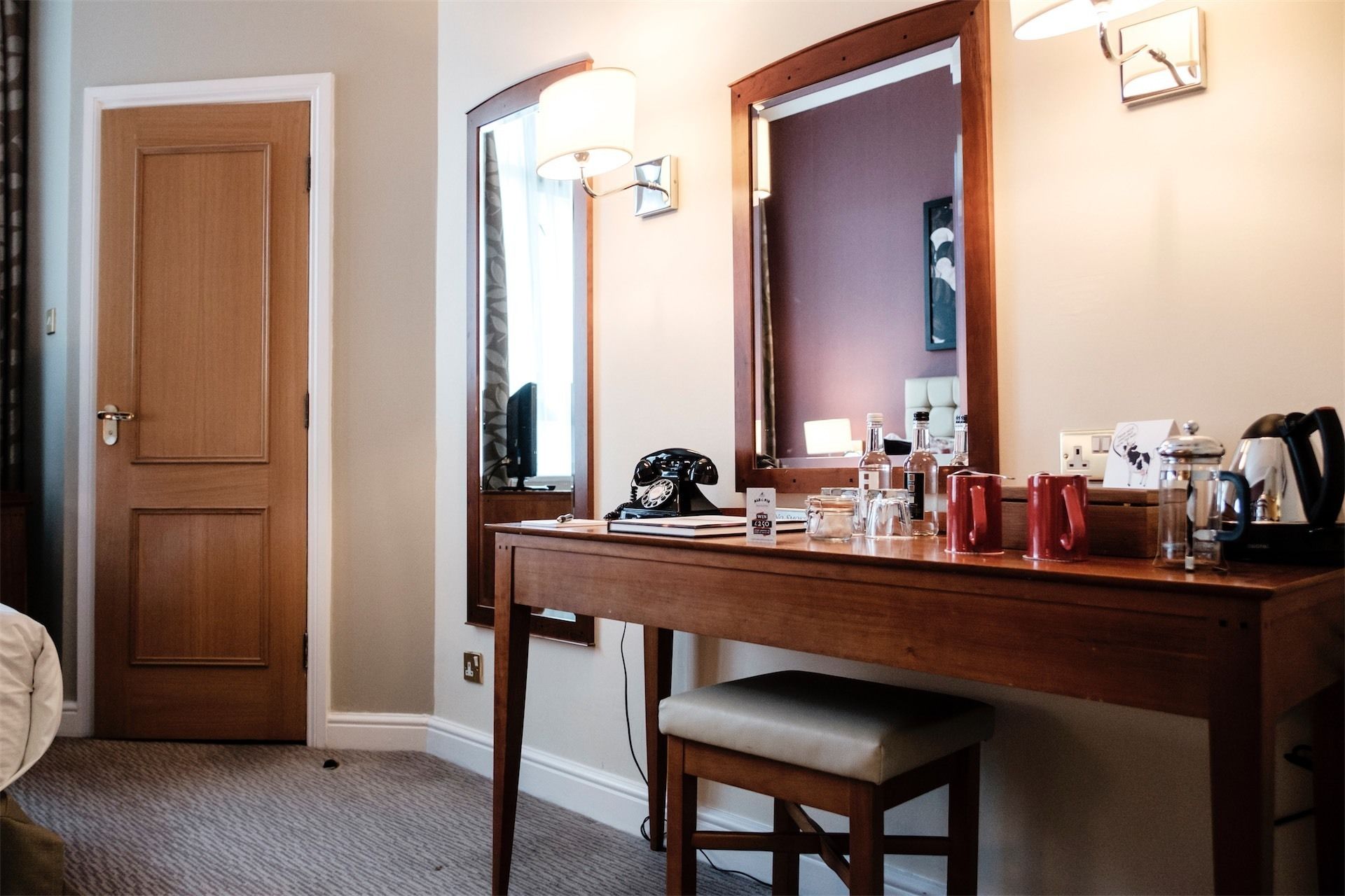 standard double room, 1 double bed | in-room safe, individually decorated, desk, iron/ironing board