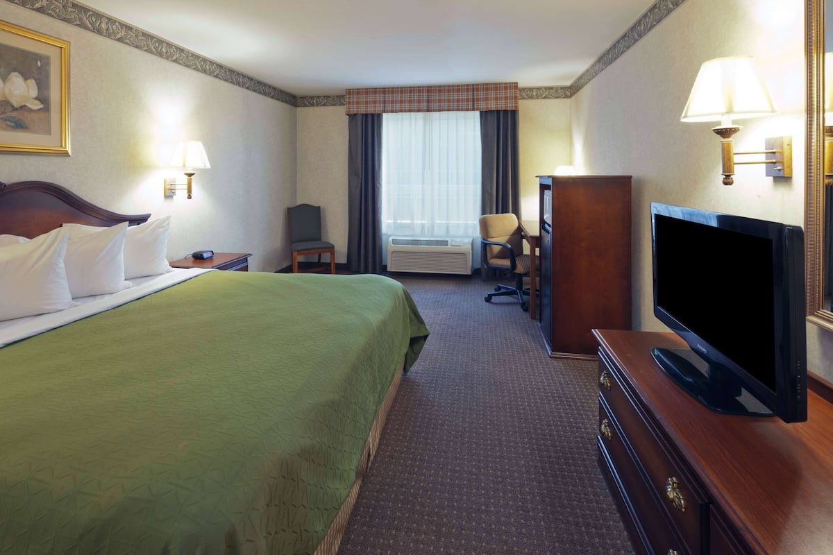 1 bedroom, desk, laptop workspace, blackout curtains