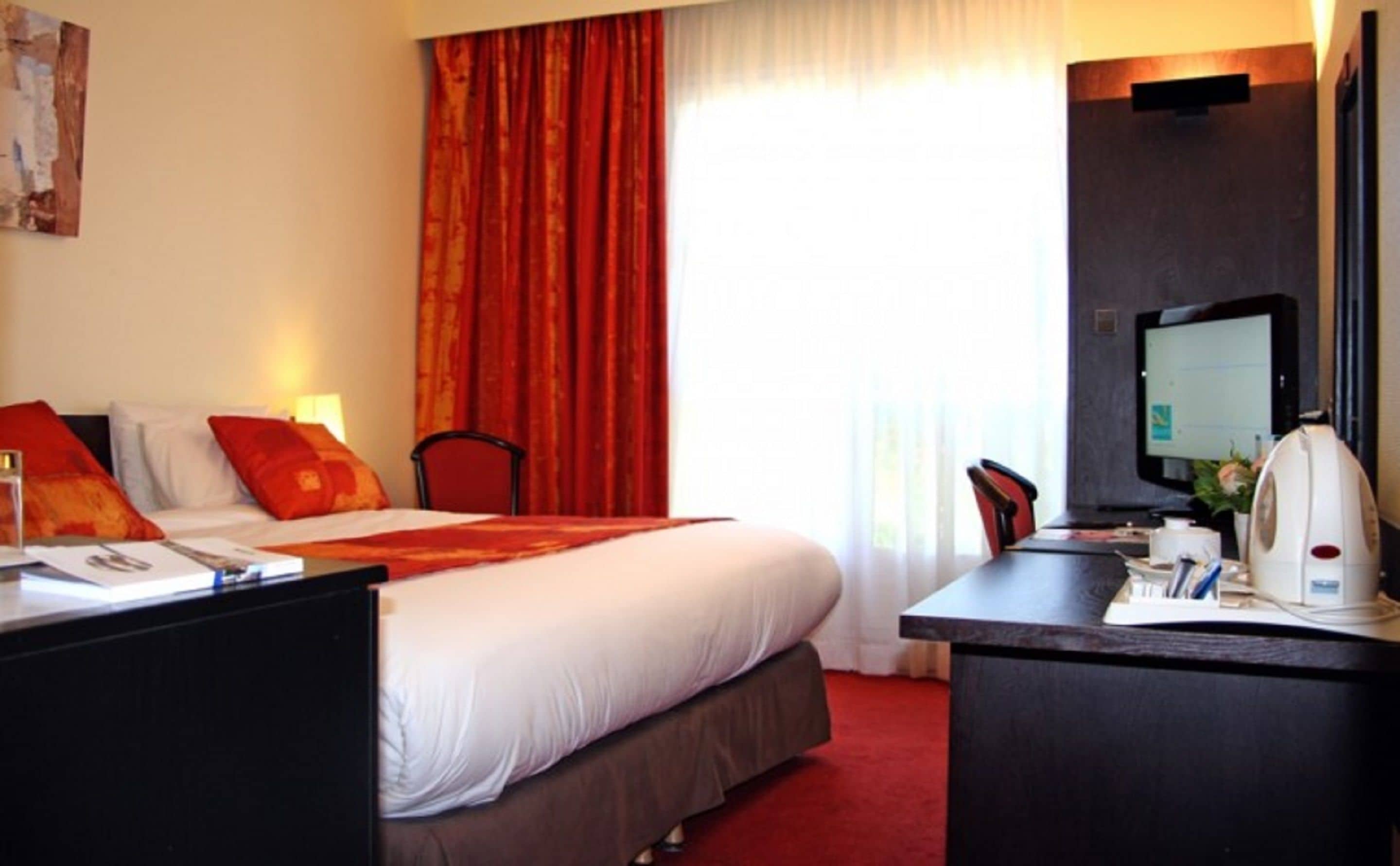 in-room safe, desk, soundproofing, iron/ironing board