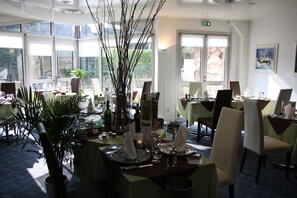 Serveert lunch en diner, Franse gerechten