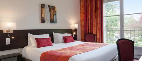 Caja de seguridad en la habitación y escritorio