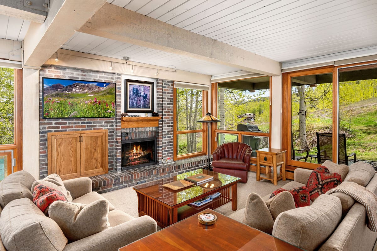 Condo (3 Bedrooms) | Front of property