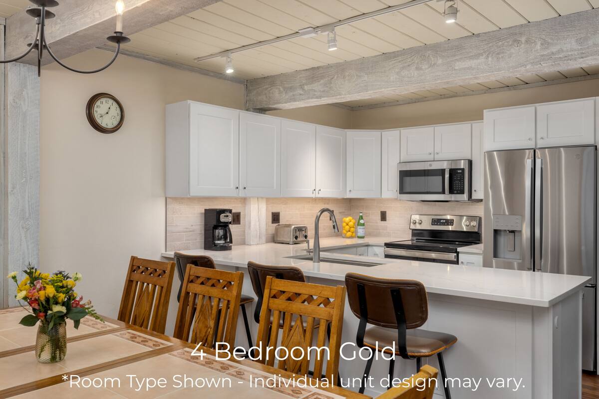 Deluxe Condo | Property amenity