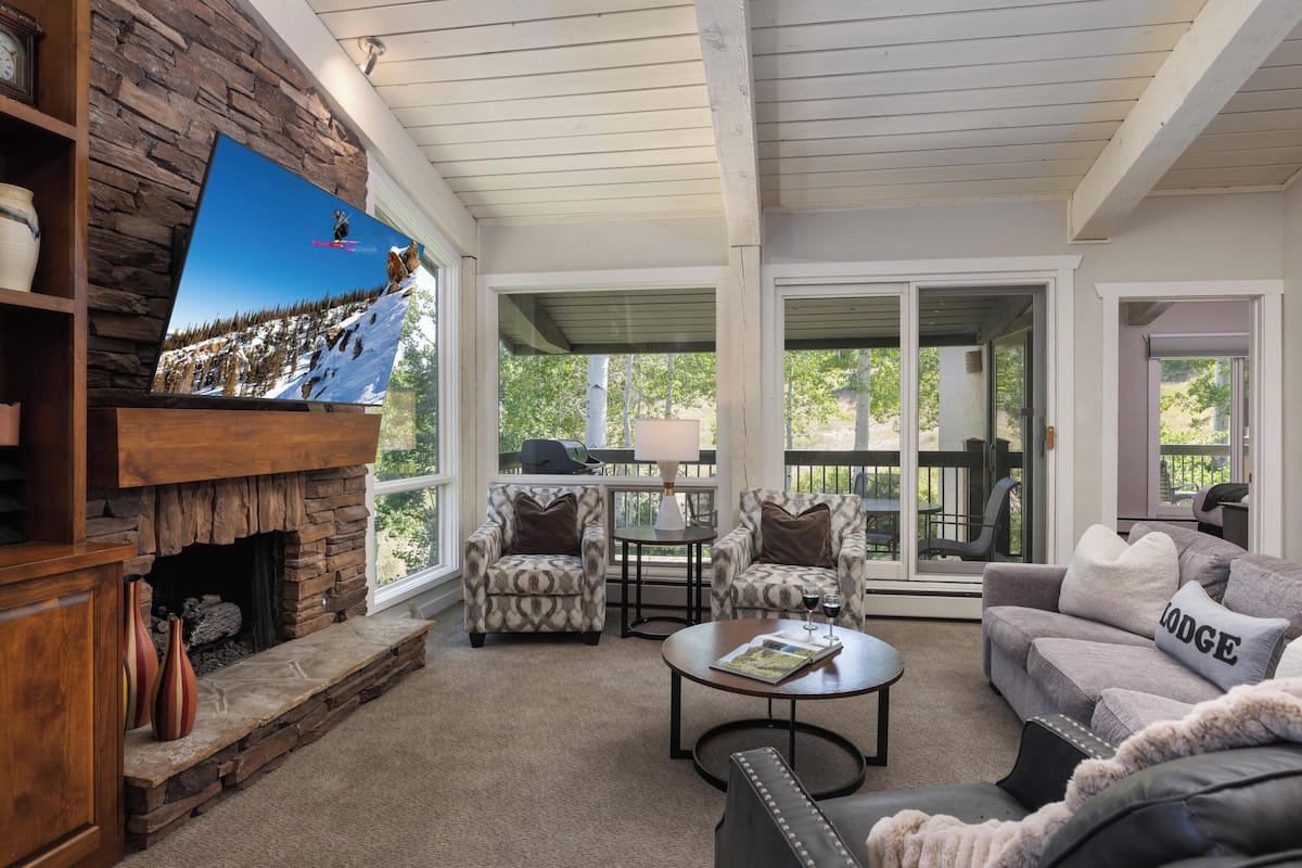 Condo (3 Bedrooms) | Front of property