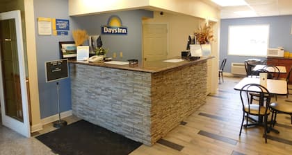 Days Inn by Wyndham West Branch Iowa City Area