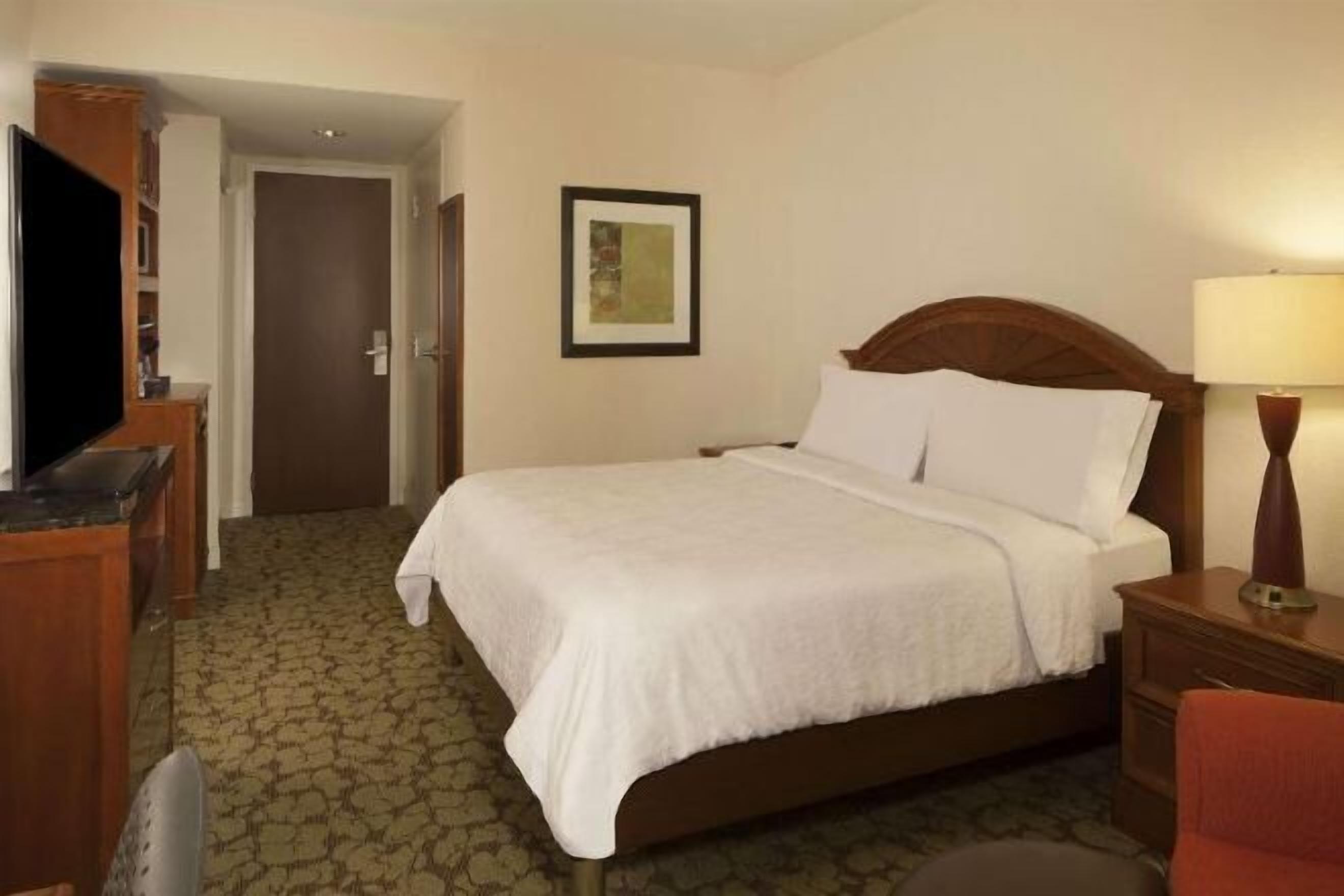 Egyptian cotton sheets, premium bedding, down comforters, pillowtop beds