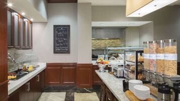 Desayuno buffet diario (USD 16.13 por persona)