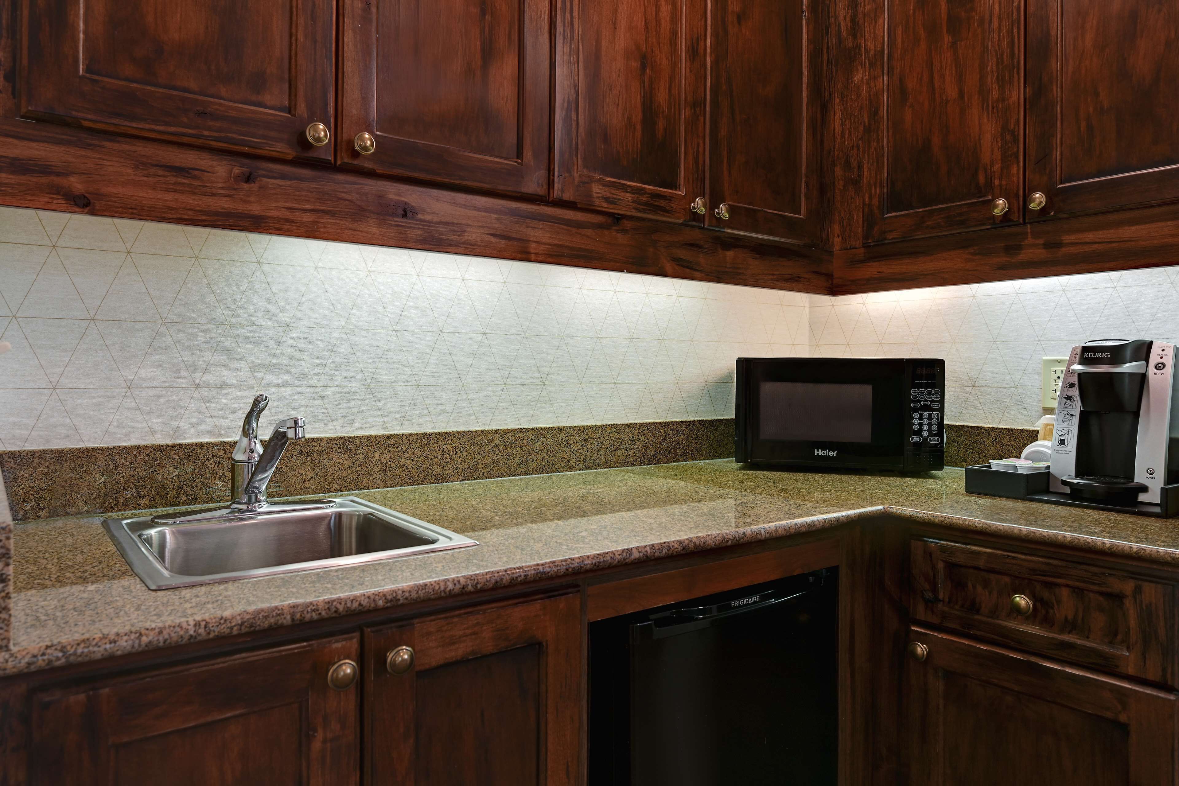 two queen bed junior suite | minibar