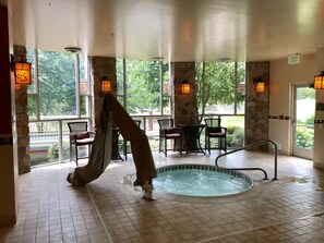 Indoor spa tub