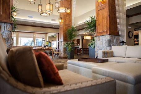 Lobby. Hilton Garden Inn Boise/Eagle