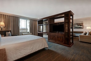 Suite, 1 King Bed, Jetted Tub | Living area