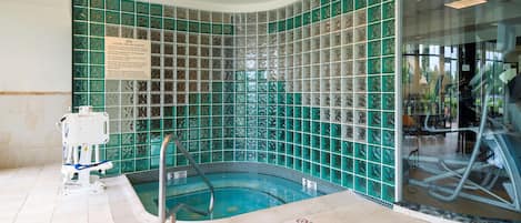 Indoor spa tub