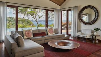 Room, 4 Bedrooms (Casa del Mar Residence) | Egyptian cotton sheets, premium bedding, down comforters, pillowtop beds