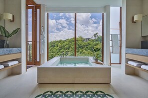 Suite, 6 Bedrooms (Casa Las Olas Residence) | Bathroom | Separate bathtub and shower, deep-soaking bathtub, designer toiletries