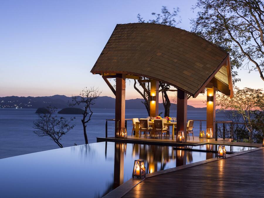 Casa Del Cielo Residence Estate | Egyptian cotton sheets, premium bedding, down comforters, pillowtop beds