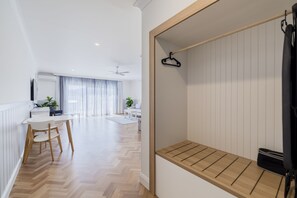 ซิกเนเจอร์สตูดิโอ | โต๊ะทำงาน, เตารีด/โต๊ะรีดผ้า, Wi-Fi ฟรี, ผ้าปูที่นอน