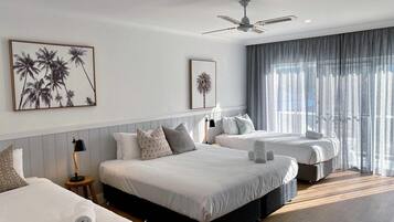 Bureau, fer et planche à repasser, Wi-Fi gratuit, draps fournis