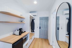 Desk, iron/ironing board, free WiFi, bed sheets