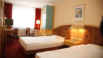 1 bedroom, in-room safe, desk, free WiFi