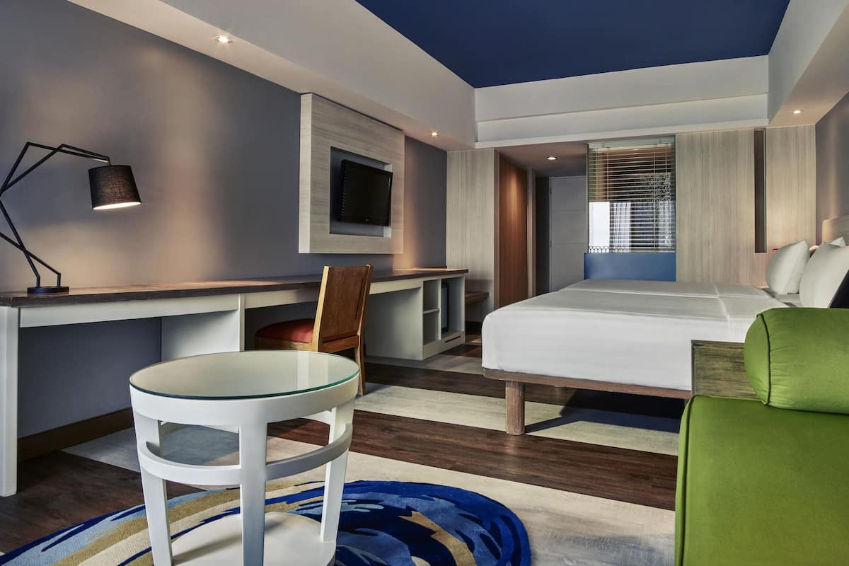 1 bedroom, in-room safe, desk, free cots/infant beds