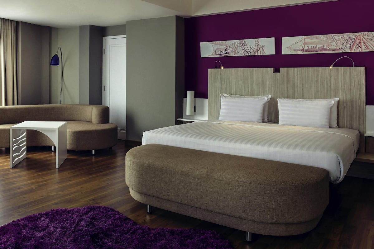 Chambre exécutive, 1 trÚs grand lit, vue sur le parc | Coffre-fort, bureau, lit de bébé (gratuit), accÚs au Wi-Fi (inclus)