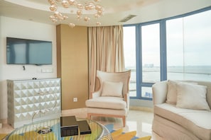 Royal Suite, 1 King Bed with Sofa bed, Ocean View | Beach/ocean view