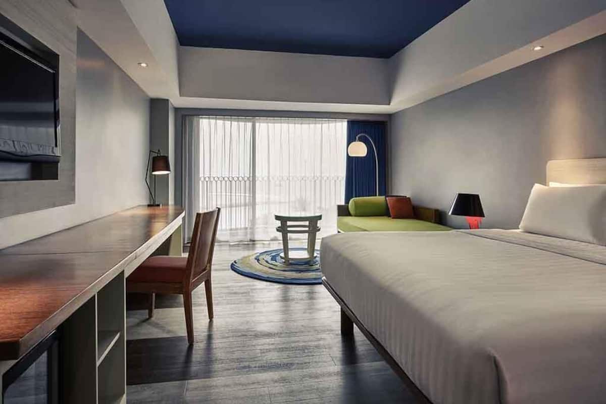 Deluxe Room, 1 King Bed with Sofa bed, Balcony, Ocean View (Grand) | In-room safe, desk, free cribs/infant beds, free WiFi