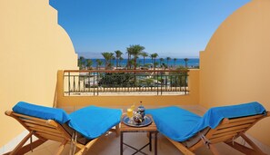 Minibar, in-room safe, desk, blackout curtains