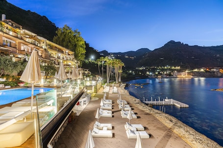 Exterior. Atlantis Bay - The Leading Hotel of the World