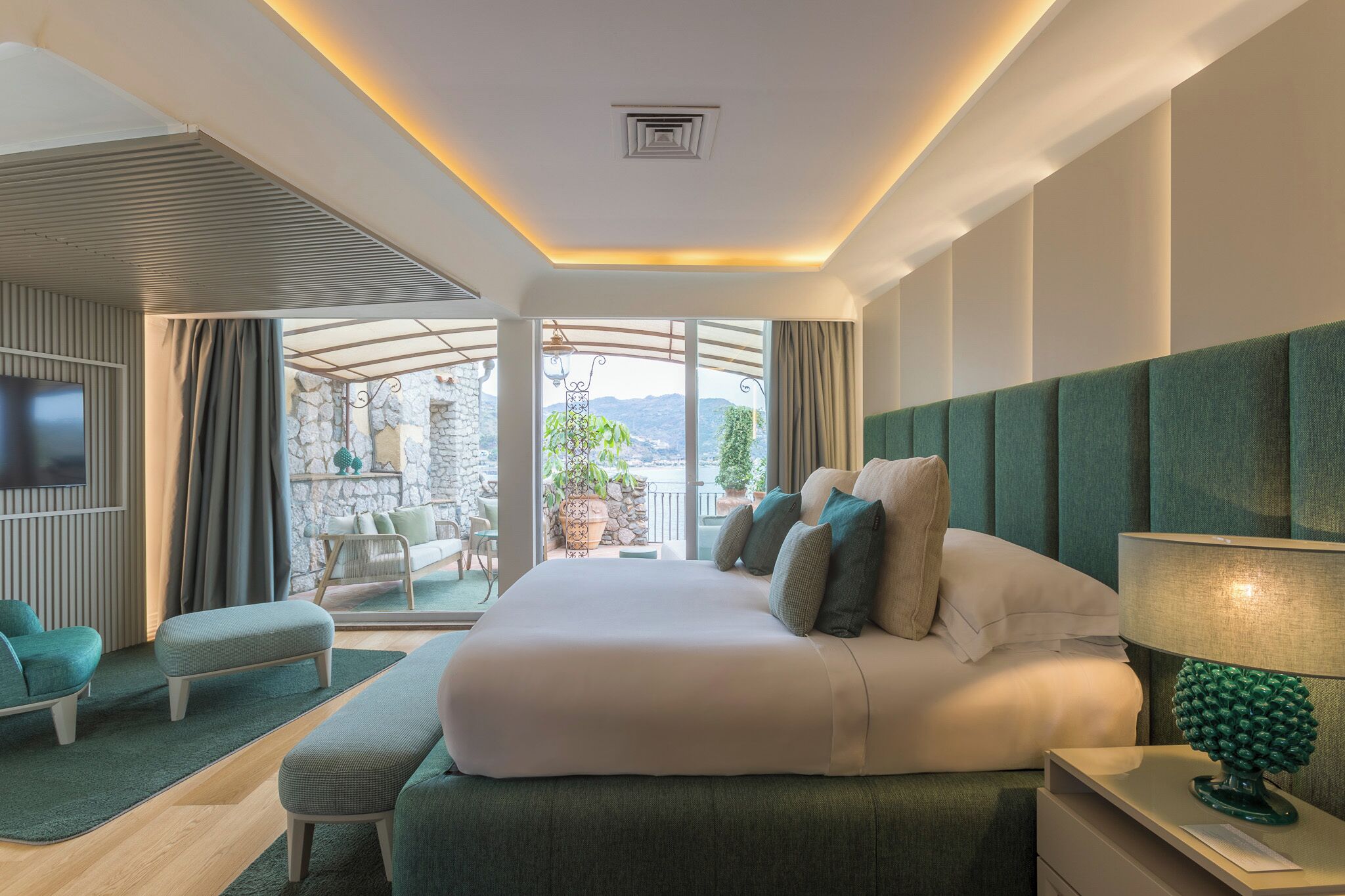 1 bedroom, premium bedding, minibar, in-room safe